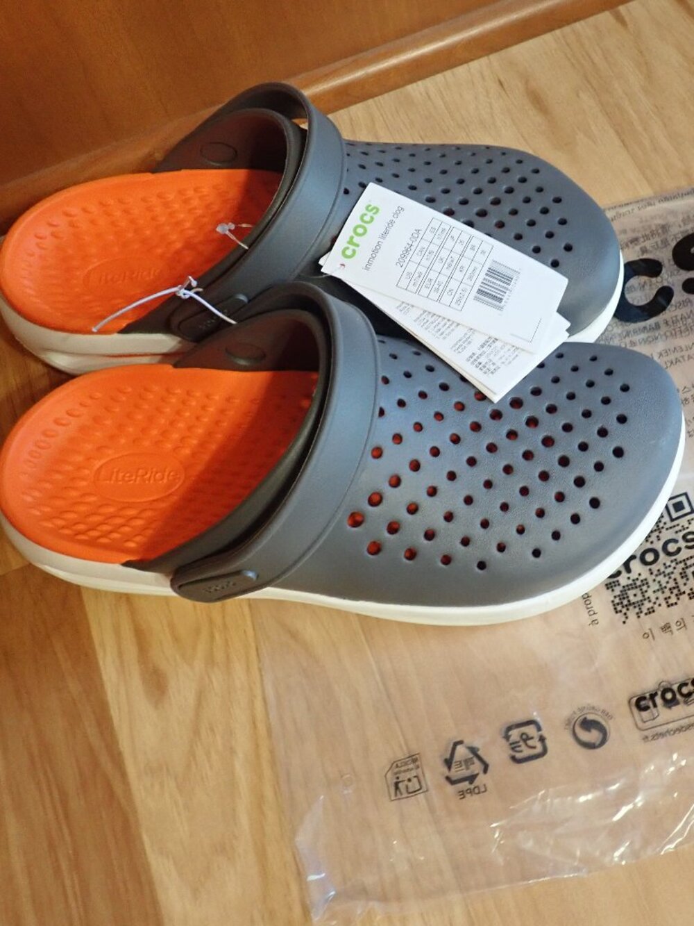 CROCS Men’s InMotion LiteRide Gray and Orange Clog Sandals Size 7